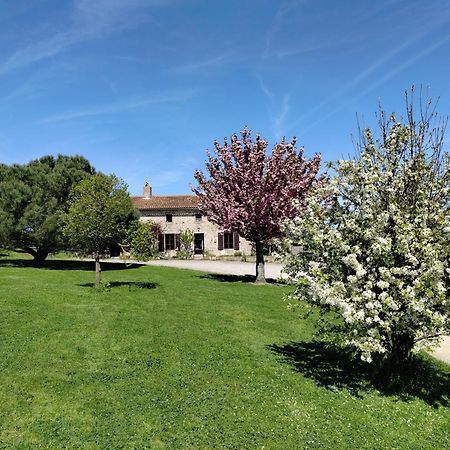 Le Moulin Du Fresne, Chambres D'Hotes Gourgé Exterior photo